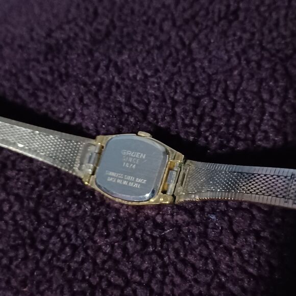 GRUEN Dainty Gold-Toned Diamond Quartz Analog Wristwatch - Picture 3 of 4